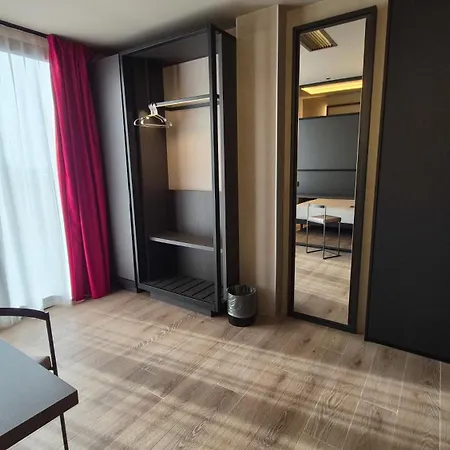 Kira Szálloda Milánó